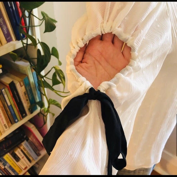 White blouse with black bows and bell sleeves - Picture 6 of 8